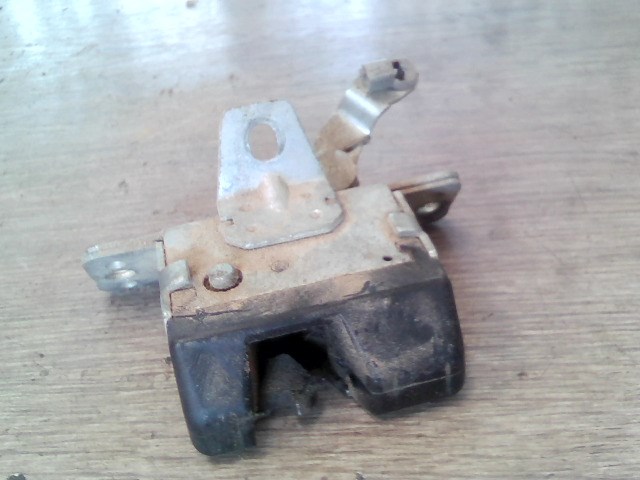 OPEL CORSA C 00-06 Csomagtér ajtó zárszerkezet 1. kép