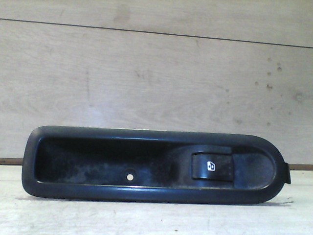 RENAULT SCENIC 03-06 Bal hátsó ablakemelő kapcsoló 1. kép