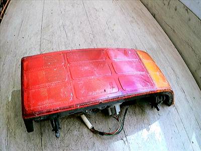 SUZUKI SWIFT 89-96 Jobb hátsó lámpa