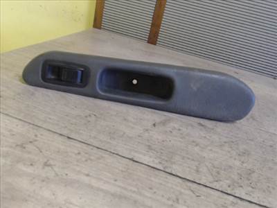 TOYOTA AVENSIS 97-00 Bal hátsó ablakemelő kapcsoló