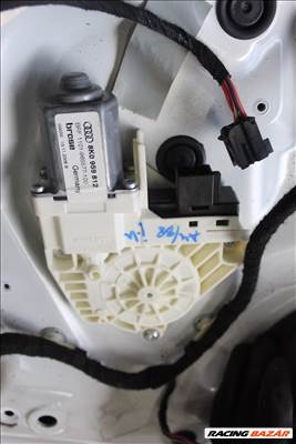 Audi A4/B8 Jobb első ablakemelő motor  8k0959812