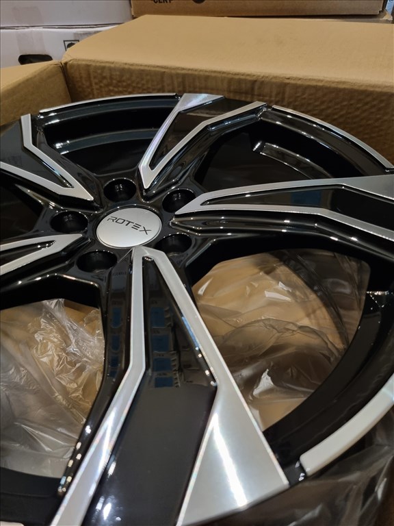  5x108 lyukosztású 7,5JJ 18" új alufelni 2. kép