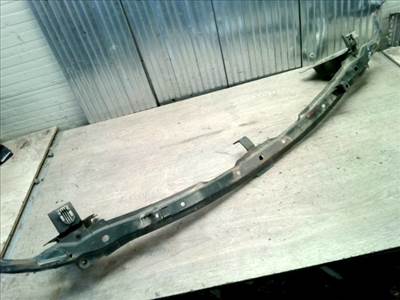 NISSAN MAXIMA A33 1999.04- Homlokfal zárhíd