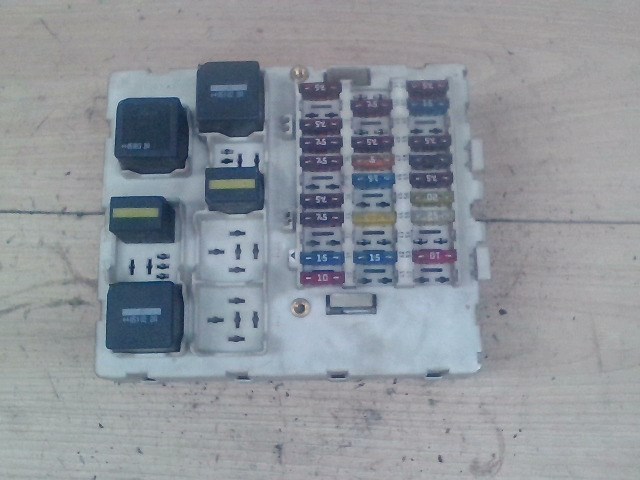 FORD TRANSIT CONNECT 02- Biztosítéktábla BCM BSI BSM SAM GEM modul Utastér 1. kép