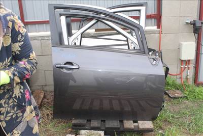 Toyota Auris (E150) komplett jobb első ajtó (1559)