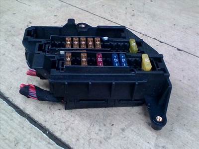 AUDI A6 2004.05 - 2008.09 Biztosítéktábla BCM BSI BSM SAM GEM modul Utastér