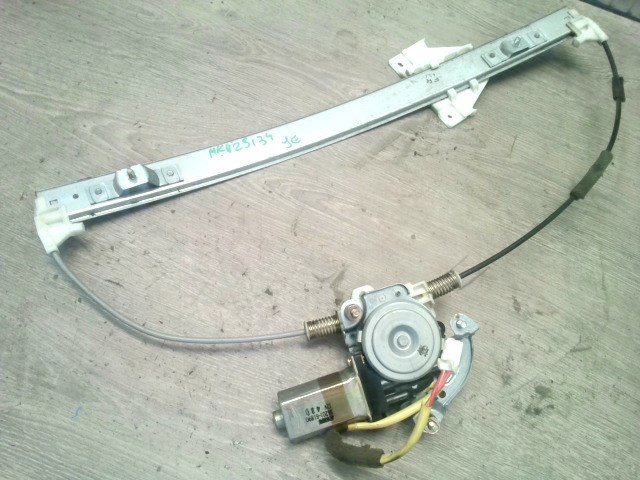 MAZDA MPV 99-05 Jobb első ablakemelő szerkezet elektromos 1. kép