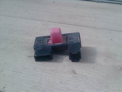 NISSAN MICRA K10 82.10-92.12 Elakadásjelző kapcsoló
