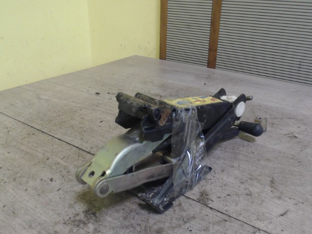 SEAT CORDOBA 99-02 Autóemelő 1. kép