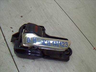 TOYOTA AVENSIS 01-03 Bal hátsó belső kilincs