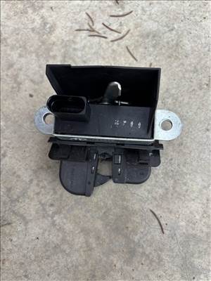 Seat León II csomagtérzár 1p0827505C