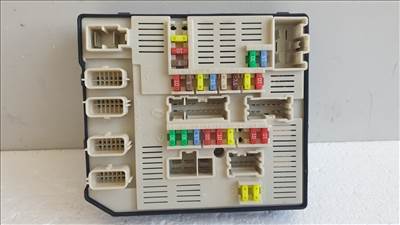 511405 Renault Megane 3, Biztosítéktábla, 284B60168R, USM, 