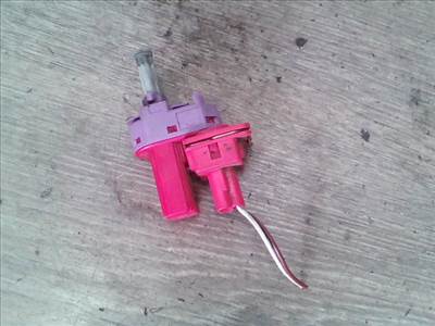 FORD FOCUS 98-04 Féklámpa pedál kapcsoló