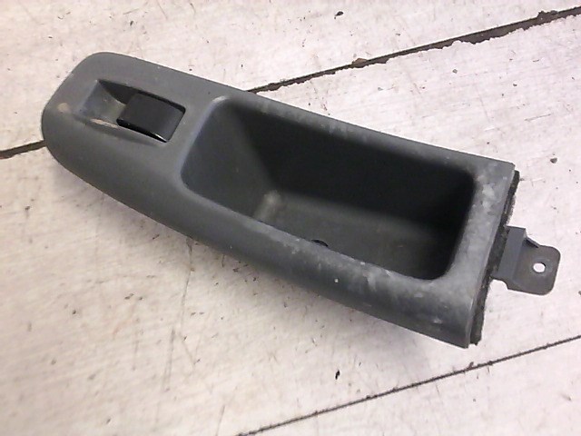 HONDA Shuttle Jobb első ablakemelő kapcsoló 1. kép