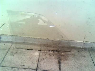 MARUTI 800 Jobb első ajtóüveg