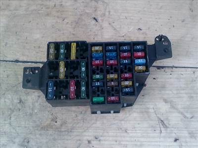 RENAULT CLIO 01-06 Biztosítéktábla BCM BSI BSM SAM GEM modul Motortér