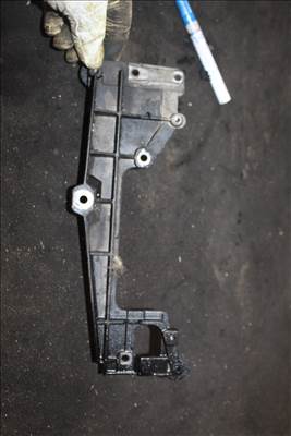 Audi A3 2.0TDI BKD 2003-2012 egr hűtő tartó 03G131159