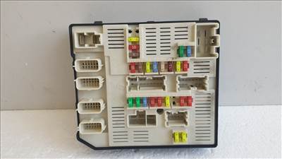 511404 Renault Megane 3, Biztosíték Tábla, 284B60008R-E, USM.