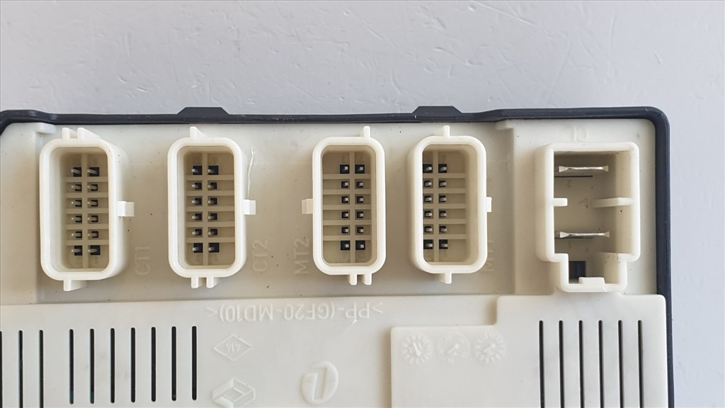 511404 Renault Megane 3, Biztosíték Tábla, 284B60008R-E, USM. 4. kép