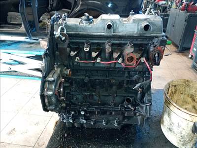 Ford Focus Mk1 1.8 TDCi - Motor (Fűzött blokk hengerfejjel) 