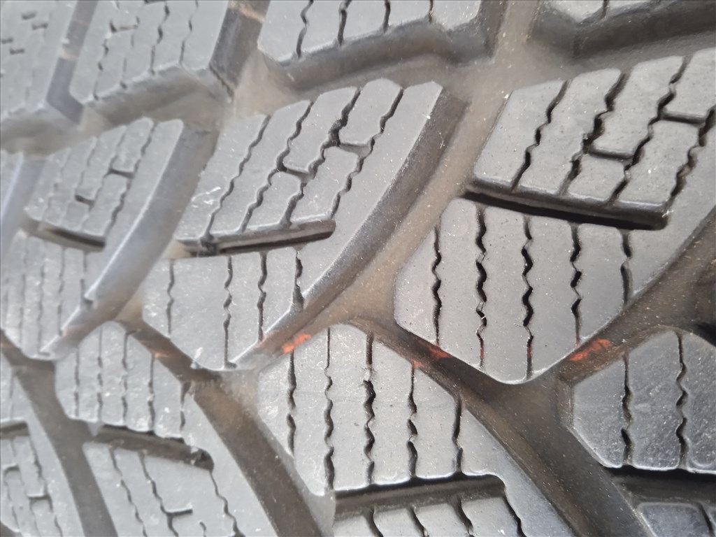 Eladó 4 db újszerű télikerék Swift,Ignis,Balenó ra /Tpms/ 2. kép