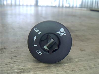 INFINITI G37 Cabrio Légzsák kapcsoló