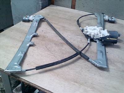 MITSUBISHI COLT 04.04-08.09 Jobb első ablakemelő szerkezet elektromos