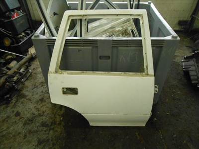 SUZUKI SWIFT 89-96 Jobb hátsó ajtó.