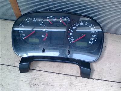 VOLKSWAGEN GOLF IV. Kilóméteróra