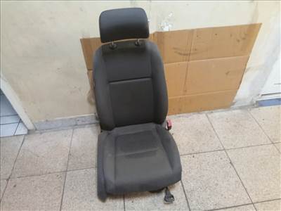 VOLKSWAGEN Golf V. 2003.10 - 2008.09 Jobb első ülés