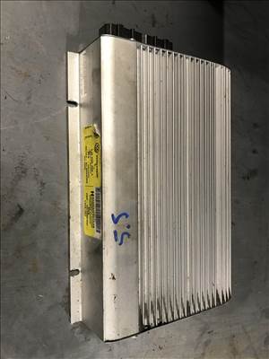 Volkswagen Passat  B5.5 _erősítő 1j0035456j