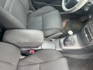 TOYOTA AVENSIS Kombi (T25) Csomagtérajtó Kapcsoló 34. kép