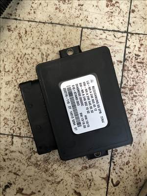 Eladó a képeken látható Mercedes Benz A , B , CLA , GLA , SLK kézifék elektronika a2469004512