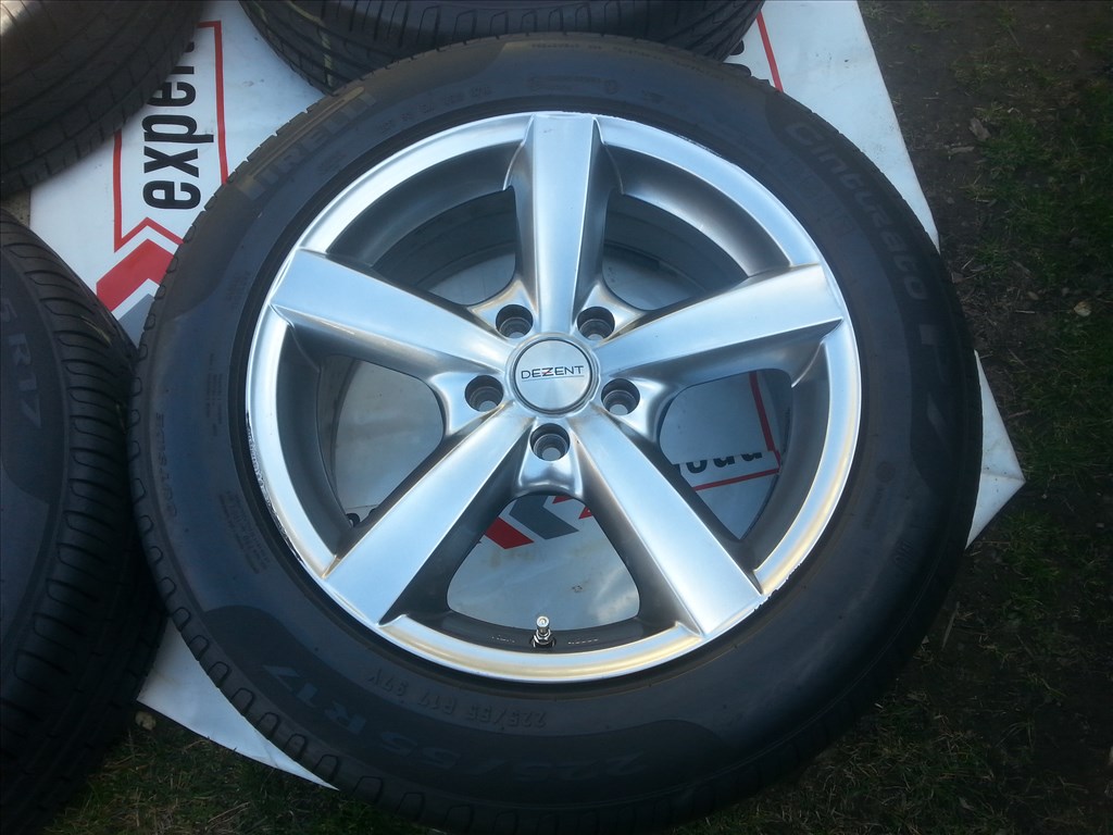17" gyári Mercedes GLA 245G újszerű alufelni 225/55 Pirelli nyári gumival 1. kép