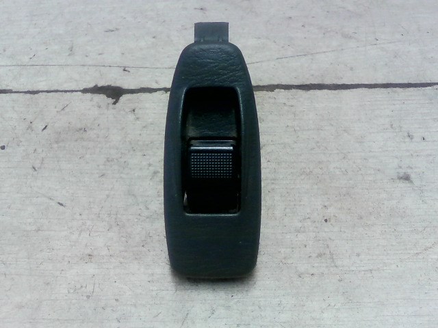 MAZDA PREMACY 99.01-05.10 Bal hátsó ablakemelő kapcsoló 1. kép