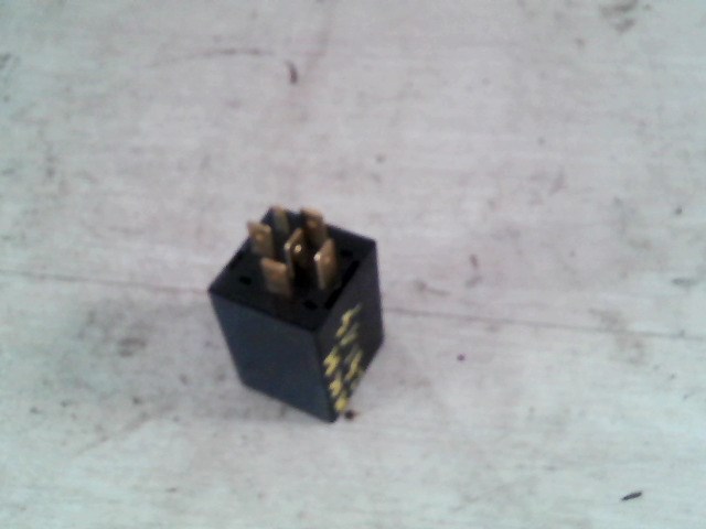 OPEL ASTRA F 94-02 Relé 1. kép