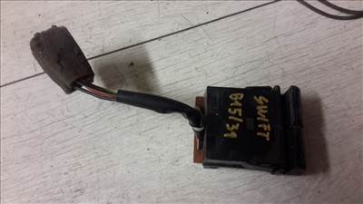 SUZUKI SWIFT 89-96 HÁTSÓ ABLAKFŰTÉS KAPCSOLÓ