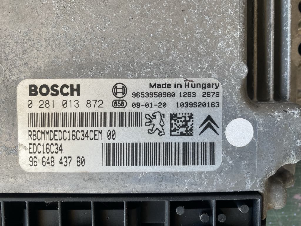 Citroën C3 Picasso C3 1.6 HDI 9H01 ECU szett 9664843780 2. kép