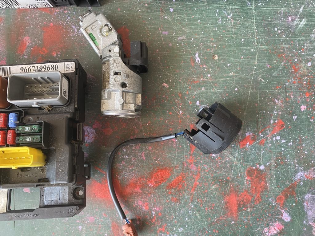 Citroën C3 Picasso C3 1.6 HDI 9H01 ECU szett 9664843780 5. kép