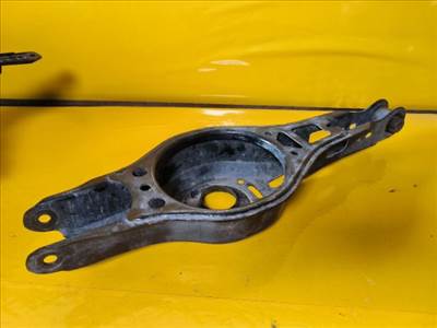 Toyota Corolla (E210) Jobb hátsó Alsó Lengőkar