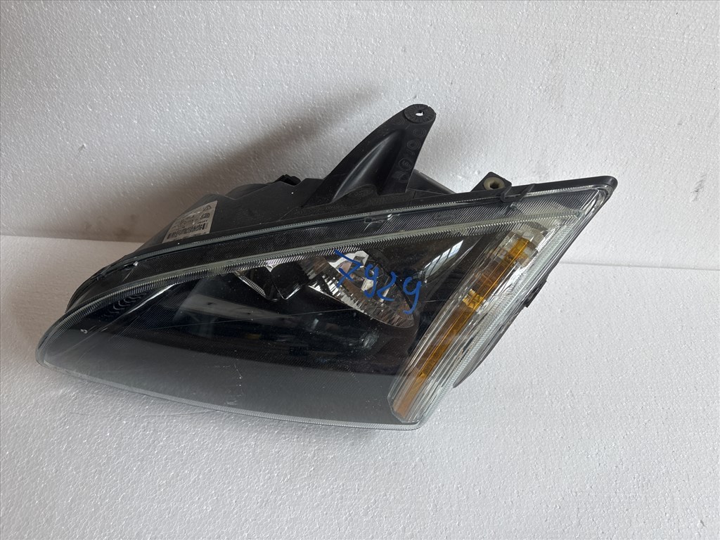 7929 Ford Focus II. 2004-2008 Jobb első Lámpa Fényszóró 4M51-13W030 1. kép