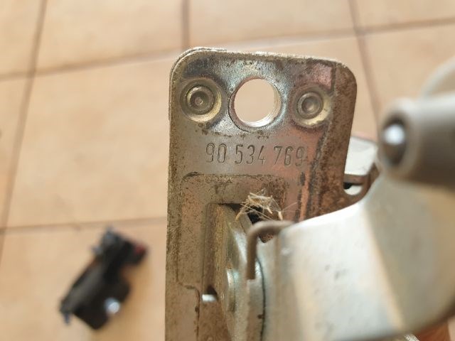 Opel Corsa C Csomagtérajtó zárszerkezet  90534769 3. kép