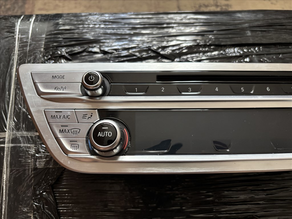 BMW 7-es sorozat G11/G12 fűtés klíma vezérlő panel 6822774 3. kép