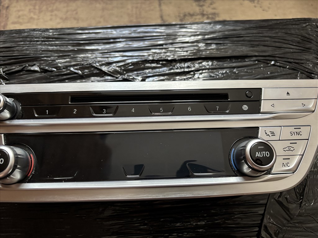 BMW 7-es sorozat G11/G12 fűtés klíma vezérlő panel 6822774 4. kép