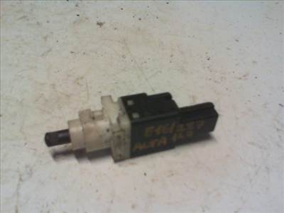 ALFA ROMEO ROMEO 147 00.10-04.10 Féklámpa pedál kapcsoló