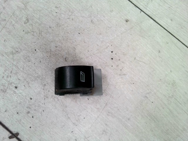 AUDI A6 97-04 Jobb első ablakemelő kapcsoló 1. kép