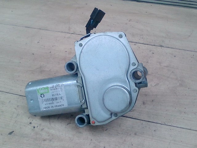 CHRYSLER VOYAGER 96-01 Ablaktörlő motor hátsó 1. kép