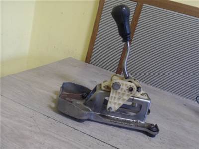 HYUNDAI Santa Fe 2001.03.01-2006.01.30 Váltó kulissza