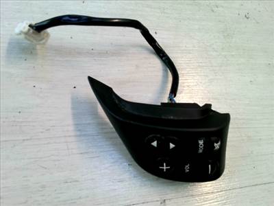 MAZDA 2 03.04-07.11 Rádió kapcsoló