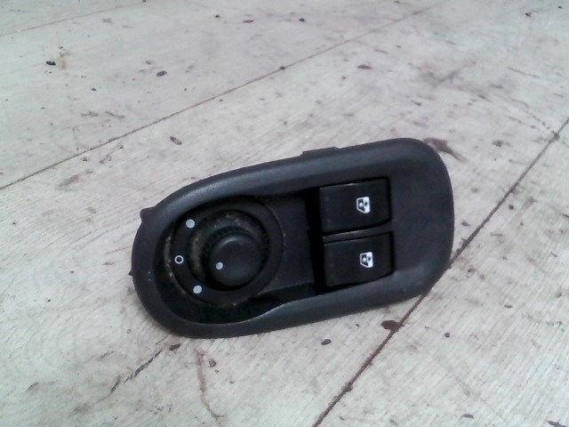 RENAULT MASTER 2010.04-2019.08 Bal első ablakemelő kapcsoló 1. kép